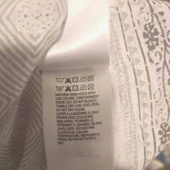 Lucky Brand Light Pink and Grey Printed Split V-Neck Shirt Sz M - Picture 12 of 12